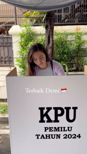 Olivia Jensen Instagram - Gunakan hak suara kamu! Yang bilang ga pengaruh siapa pun yang jadi itu salah. Suara kamu menentukan Indonesia ✨