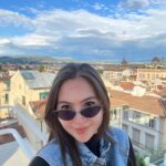 Olivia Jensen Instagram - Hello Piazza Duomo Florence 🇮🇹✨ The town of Italian leathers 👠 Mamamia!