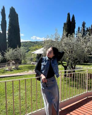 Olivia Jensen Instagram - Under the Tuscan Sun ☀️❤️ Hanya kisah buku atau realita yaa?