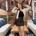 Olivia Jensen Instagram - Bisa pas gini gerak nya pas outfit check 😛😎 Sepatunya bikin gemes✨