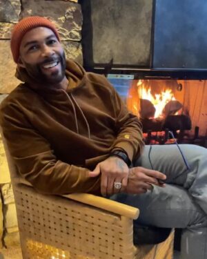 Omari Hardwick Instagram - I arrived 50 years ago to look at all i could, to listen to all i could, to learn all i could, to laugh at all i could, to love all i could, to LIVE all i could. This living has come with many flags on the play as it pertains to the opposing forces who have often wanted me or others who play my position (particularly while looking like me) to be sidelined. But my nature is one who’d rather focus on the flags thrown because of my doing or MY play…whether simply off sides or worse…outright flagrant fouls. Undoubtedly my hands & feet know sin. And equally my hands & wings know wind. I was born to fly. I was born as big TEAM/little i, but as 1 of the CHOSEN “hims”. & i am aware that this has been my cross to bear. A man of flaws made to sit across a king’s chair….if not made to sit IN there. At 50 i have come to grips with the sorry i owe all i have treated unfair…all the slips of the small omari; but praise God equally for ALL i’ve given as BIG O…in heart, in ART, in CARE. At 50 i have forgiven ALL the glass shards tossed at me while testing my flight in the air. At 50 i have embraced every battle, every scar, every ship that set sail to help me get here! I was born as a Wolf with Lion’s hair….born with a quiet roar loud enough for the whole world to hear. I was born to family & friends’ Amen…but only NEEDING God & my Tribe to cheer….for my win. 
🚀
I say thank you to ALL of them & to ALL of you so far who have chosen to be a part of this journeyman…on my trek to find my star.
🙏🏾