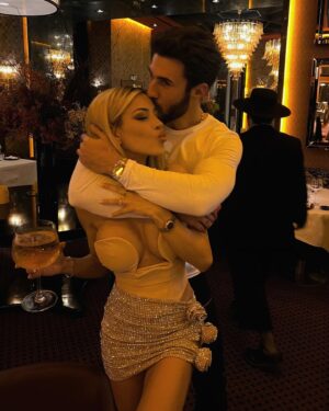 Oriana Marzoli Instagram - Happy birthday to me* 👸🏼🎀 recap de estos días celebrando mi cumple en Milán y en Madrid con la gente que más quiero 🫶🏻 muchísimas gracias por el cariño, por estar siempre cuando lo necesito y también muchas gracias a todos los que me habéis felicitado y por todos los regalitos que me habéis enviado y que me han encantado! 💞