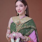 Ornjira Lamwilai Instagram - หญิงไทยใจงามมาก… @pai_makeup @boys_hairstylist @ratsapa_thaioriginalcostume @giftratree_studio