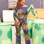 Osas Ighodaro Instagram - Vibing …. w/ ‘Overall Best’ 💙❤️💛 📸 | @photogirlnaija 💄 | @t.alamodebeauty 💇🏾‍♀️ | @touchofibee 👗 | @mosesebite 🎤 | @africamagic ‘Overall Best’ #OsasIghodaro #AMOverallBest #Host #vibes #blessed 💥