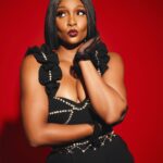 Osas Ighodaro Instagram - ♥️🖤♥️🖤 Outfit | @2207bytbally Hair | @touchofibee Makeup | @dorannebeauty Photography | @photogirlnaija #OsasIghodaro ♥️🖤
