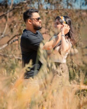 Oussama Ramzi Instagram - ✨ One year already weaving the threads of our love 🫶🏻Happy to celebrate this first year of marriage by your side. May our union continue to grow and flourish 🤲🏻 I love you today tomorrow and forever ♾️ 💕 #NoceDeCoton #WeddingAnniversary 
📸: @aminelyassari