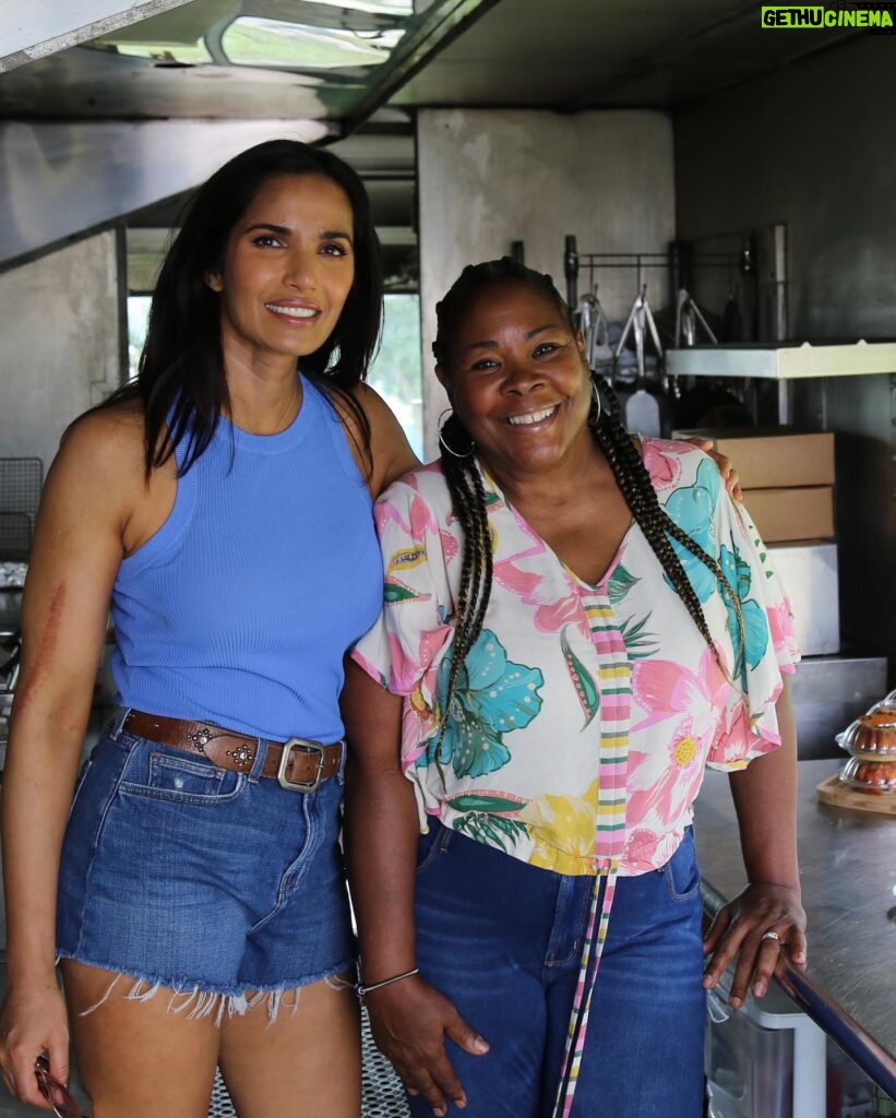 Padma Lakshmi Instagram - Just a little BTS dump to let you know that @natgeotv will be airing a mini-marathon of Taste the Nation on December 24th, revisiting our friends from Miami, Las Vegas, Appalachia and Washington DC. Whether you’re wrapping last minute presents for under the tree, wrapping tamales for Nochebuena, or just cuddling up with your loved ones, tune in on Sunday!