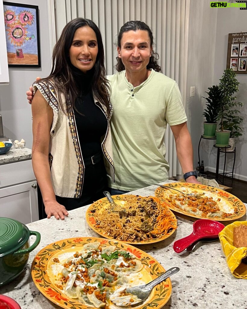 Padma Lakshmi Instagram - Just a little BTS dump to let you know that @natgeotv will be airing a mini-marathon of Taste the Nation on December 24th, revisiting our friends from Miami, Las Vegas, Appalachia and Washington DC. Whether you’re wrapping last minute presents for under the tree, wrapping tamales for Nochebuena, or just cuddling up with your loved ones, tune in on Sunday!