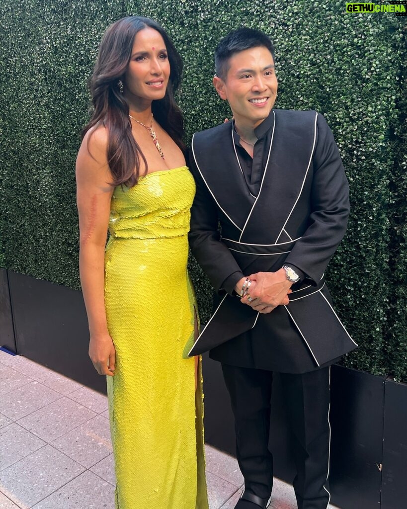 Padma Lakshmi Instagram - What an honor to be recognized by my Asian peers with the Gold Legend award. This night felt surreal! What a coup to work with @chef.vijayakumar to serve our home cooking at such a wonderful fancy gala. Rather than the regular meat and potatoes we had idlis and sambar to start, and for the main we served meen moilee with basmati rice. Simple, elegant and so delicious. The curry leaves from the whole dinner were from my stepdad ’s farm @prasads_curry_leaf. Growing up, I wish I had had something like Gold House. I have always felt like I had to translate who I was and explain my culture. And that can sometimes feel lonely. But I don’t feel that anymore, I feel like Gold House has given me the community I’ve always longed for. A special thank you to @cartier and @cinqasept for my gorgeous jewels and dress. I’m humbled and honored to be a part of @goldhouseco and to have finally found my squad! @kimchi_chic @goldhouseco @alokvmenon @bingchen @chef.vijayakumar @rupikaur_ @poornagraphy @chefmelissaking @cartier Photos by: Jon Kopalof Rodin Eckenroth Tommaso Boddi @kanyaiwana