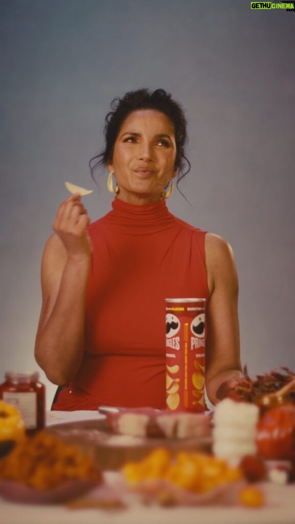 Padma Lakshmi Instagram - We talked about everything from my favorite condiments to the many uses of frozen grapes 👀 The full video is on @semaine_online 's website. Link in bio! Director: @beau.sam Creative Director: @studio.semaine DP: @peterpascucci Editor: @lauralamp AC: @max_batchelder Sound: Max Cooke Gaffer: Alexander Charles Music: @l.o.s.t.v.a.l.l.e.y @racket.club.music Colourist: @alexia_films Photographer: @tinatyrell Photography Assistant: Alonso Ayala Digital Technician: @melonskies Retouching: @eursa_major Hair Stylist: @jeanie.syfu Make up: @bobscott200 Make up Assistant: Shania Roman Stylist: @lotteelisa Stylist Assistant: @pimpirufa Set Design WayOut Studio @Wayoutstudioco @11thhouseagency Art Director: Eva Chu Creative Consultant: @azxo On site Producer: Ashley Suarez Location: @16beaverstudio Special thanks @badhabit.icecreams @sophieloujacobsen