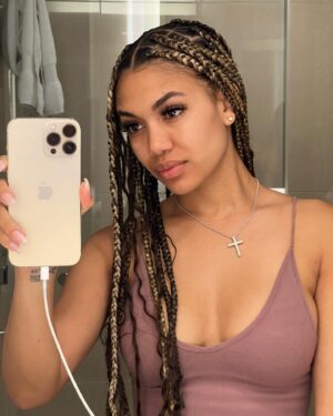 Paige Hurd Thumbnail - 340.6K Likes - Top Liked Instagram Posts and Photos