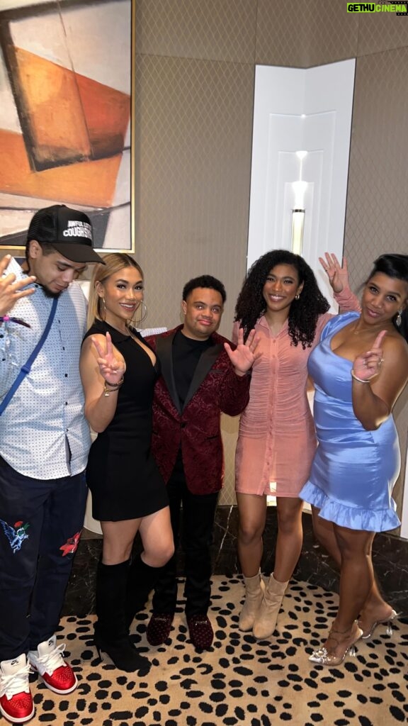 Paige Hurd Instagram - 21….definitely did something for mehhhh Shout out to my family for making my 21st birthday so fun. All drinking was done responsibly, respectfully 😎 Big thank you to @kennyhamilton for the accommodations 🙏🏽 #ICanToo #DontLimitMe