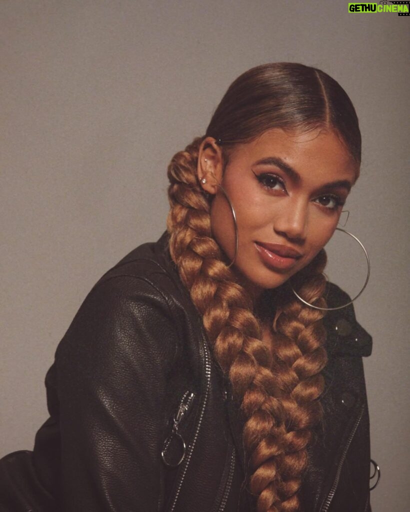 Paige Hurd Instagram - I rocc with me heavy, I’m all chose up.