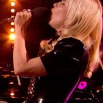 Paloma Faith Instagram - You can view my performance of Sweatpants over on @bbcradio2’s YouTube channel for #PianoRoom 💗 Hair @eamonnhughes Makeup @lanslondon Wearing @atsukokudolatex Glasses by @lindafarrow Styling by @rachelbakewell Assistant styling @tashia.suleyman
