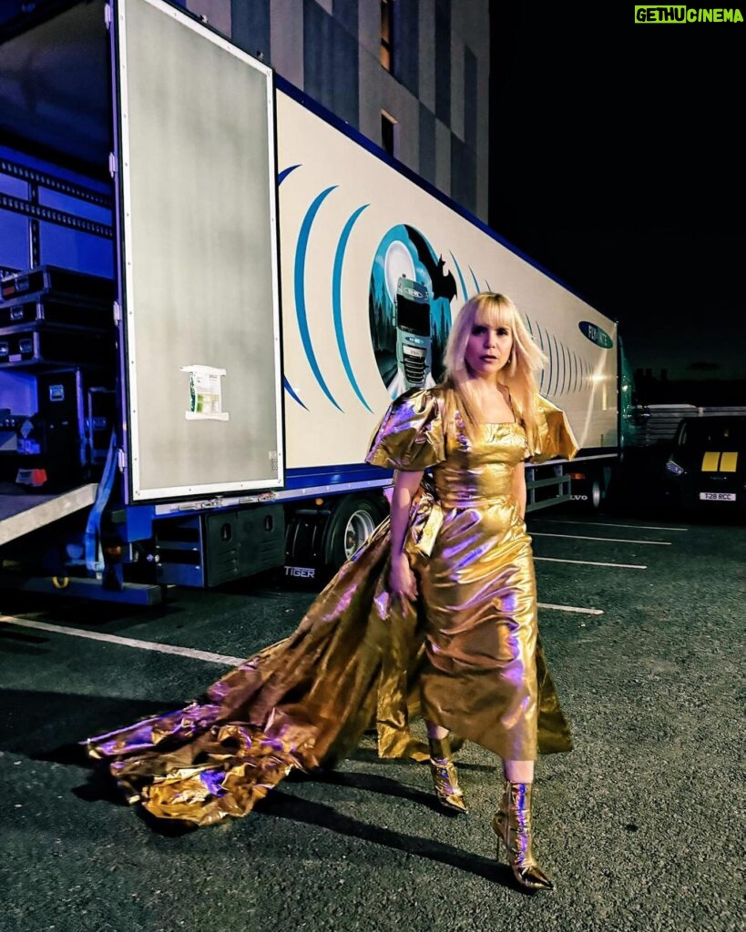 Paloma Faith Instagram - Slaying in Britain’s ocean city !! Styling by @phoebearnold Wearing @styland @_bordelle @wolford @lurlineofficial @mistress.rocks