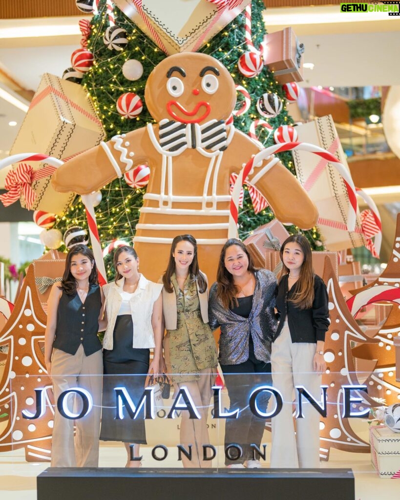 Pamela Bowie Instagram - Indulging in Jo Malone’s holiday specials adds a touch of luxury and excitement to your favorite seasons of all! 🎄🤍✨ #JoMaloneLondonID