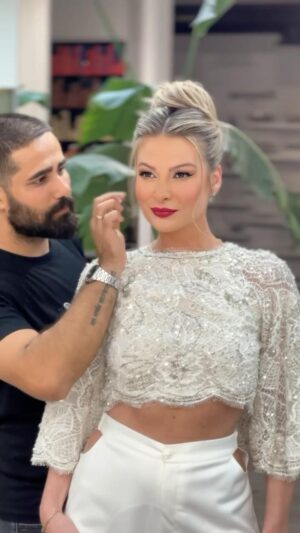 Pamela El Kik Instagram - In a league of her own, @pamelaelkik getting ready to make an interview with @hichamhaddadz ! It’s tonight at 9:30 pm (Beirut timing) on @mtvlebanon . Stay tuned 🫶🏼