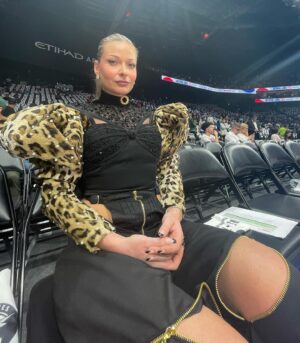 Pamela El Kik Instagram - An NBA to remember 🏀 
#etihadarena #nbaabudhabi #dallasmavericks #minesottatimberwolves