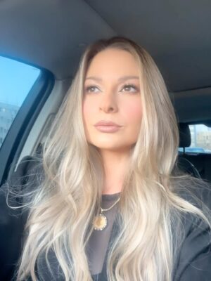 Pamela El Kik Instagram - أنا بكبر … بس ما بنسى إنّي كنت صغيرة !
بتذكّر السّواد؛ بس ما بنسى عيش اللحظات الصّادقة البيضا 💘
#غيث_صباح #شوارع_فارغة ✨