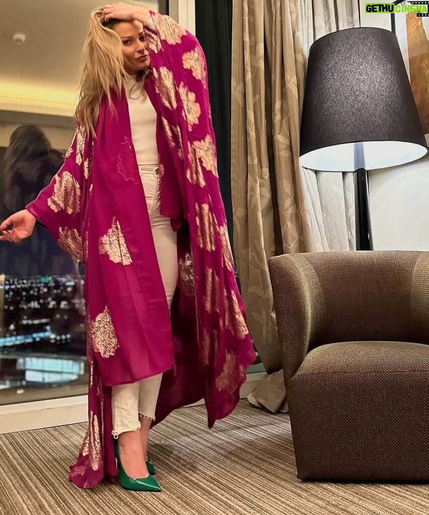 Pamela El Kik Instagram - ..My authentıc Saudı look 🩷 @tigre.milano 🐅