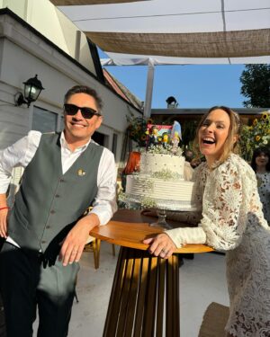 Pamela Leiva Instagram - Si podemos definir amor… fue lo que vivimos ayer, nos emocionos hasta las lágrimas. Gracias por hacerme parte de su historia, los amo!!! 
Felicidades @malyjorquiera @wenafreire y Lucas ♥️.
Y adivinen quien agarró el ramo 💐 🤩💖
