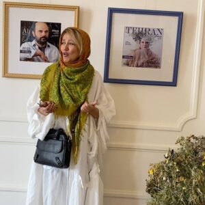 Pantea Bahram Instagram - ما «اختلاف »نداریم ،اگر بپذیریم که، «مختلفیم»!
نمایشگاه پیام ایرایی لبریز از رنگ است ،همچنان که ما انسان‌ها. ! نژاد و رنگ و گونه و مذهب و خُرده مذهب و 
دارایی و گرایشات جنسی متفاوت و ….. نشان تنوع ماست نه دلیلی برای نزاع. 
«صلح »دقیقا زیرِ سایه ی مطبوعِ این پذیرش، در انتظارِ انسانِ خردمند نشسته است !
عشق و آرامش بر شما باد 💙💜❤️💚💛🤍