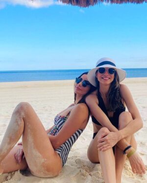Paola Nuñez Instagram - Te Adoro @mariaelenalaas 👯‍♀️🏖️
