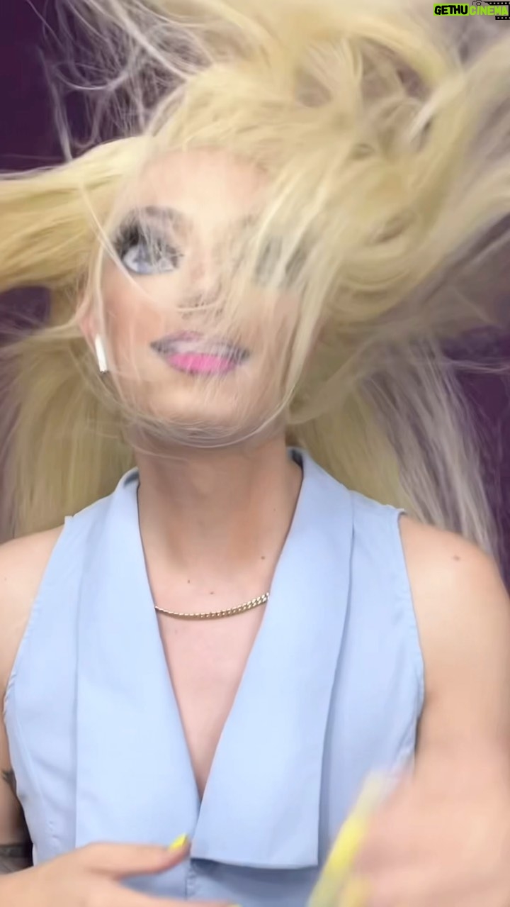 Paolo Ballesteros Instagram - Barbie makeup transformation 🤭🫶🏻😉 #VORBIE