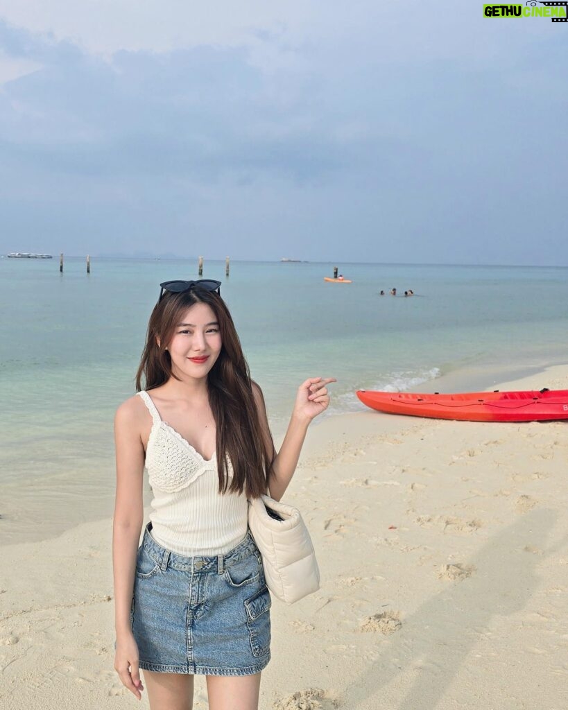 Parada Thitawachira Instagram - น้ำใสมากกกก 🤍🏝️😊