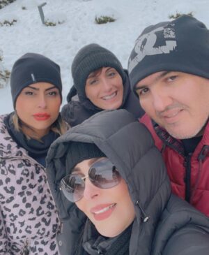 Parastoo Salehi Instagram - من و آدم برفی ❄️⛄️❤️
استانبول و ...
الهی حال دلتون همیشه خوب باشه 
الهی آمین 🙏🏻🙏🏻🙏🏻
.
#پرستوصالحی #پرستو_صالحی
#بازیگر #سینما #تئاتر #تلویزیون 
#ترکیه #استانبول 
#parastoo_salehi #parastoosalehi