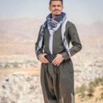 Parastoo Salehi Instagram - ‎کاپیتان سرت سلامت ‎شنیدم ممنوع تصویر شدی. ‎می دونستی ممنوع تصویر شدن در صدا و سیمای غیر مردمی ایران مصداق رستگار شدنه؟ یعنی راهتو درست رفتی، حرفتو درست زدی، کار درستو کردی. الان جات کُنج دل مردمه و اسمت ثبت شده در تاریخ ایران زمین، به عنوان یک مرد یک مرد که به خاطر منافع و موقعیتش چشم به درد و رنج مردم نمی بنده، ظلم رو نا دیده نمی گیره الان به قول آقام فرخزاد رسالتت رو به عنوان یک ورزشکار انجام دادی، سرت سبز و دلت قرص که مردم ایران زمین درسته گاهی فراموشکارند و فریب حکومت ها را می خورند ولی قدر مردانِ مرد سرزمینشونو خوب می دونن. ‎هر بژی کورد ‎هر بژی وریا گیان 👑💙🌟 #وریا_غفوری #ایران #استقلال #آزادی #آزادی_بیان #ممنوع_تصویر #جمهوری_اسلامی #خمینی #خامنه_ای #موسوی #رفسنجانی #خاتمی #احمدی_نژاد #روحانی #رئیسی #پرستوصالحی #پرستو_صالحی #تاج #ناصرحجازی #فریدون_فرخزاد @voriaghafuri_official