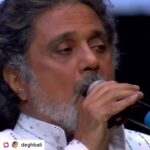 Parastoo Salehi Instagram - انقدر حرف در این ترانه و صداست که جایی برای هیچ حرفی نمیذاره ... سایه تون مستدام عالیجناب داریوش اقبالی و به امید روزی که آرزوی دیدارتون میسر بشه 🙏🏻🙏🏻🙏🏻 🌟🌹 @deghbali . #پرستوصالحی #پرستو_صالحی #parastoosalehi #parastoo_salehi #داریوش #شهیار_قنبری #فریبرز_لاچینی #منوچهر_چشم_آذر @shahyarghanbari