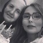 Parastoo Salehi Instagram - تولدت مبارک تمام زندگی من دورت بگردم که به خاطر من تن به غربت دادی، الهی سایه ات تا همیشه بالا سرمون باشه 🙏🏻❤️عاشقتم . مرسی از دوستای قشنگم که اولین تولد مامانم که دور بود از وطن و خانواده اش رو با حضورشون براش دلپذیر کردند و خنده رو به لب هاش آوردن دوستتون دارم یه عالمه❤️😘❤️ جای همه ی عزیزانمون خالی بود🌱 . #پرستوصالحی #پرستو_صالحی #بازیگر #مادر #عشق #ایران #parastoo_salehi #actress #Iran #Tehran ممنون از پاستا پارس برای کیک قشنگش @pastapars @shandiz.istanbul 🙏🏻🌹
