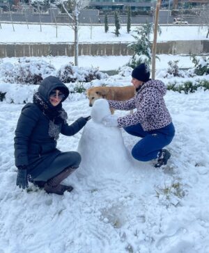 Parastoo Salehi Instagram - من و آدم برفی ❄️⛄️❤️
استانبول و ...
الهی حال دلتون همیشه خوب باشه 
الهی آمین 🙏🏻🙏🏻🙏🏻
.
#پرستوصالحی #پرستو_صالحی
#بازیگر #سینما #تئاتر #تلویزیون 
#ترکیه #استانبول 
#parastoo_salehi #parastoosalehi
