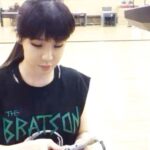 Park Bom Instagram - 여러분 들려주려고 노래 영상을 찍으려고 노래 연습을 하는듕..!!!. 처음이라 부르는 노래라 그런지....계속 몇번을했는지... 아놔... ㅠㅠ *･゜ﾟ･*:.｡..｡.:*･'(*ﾟ▽ﾟ*)'･*:.｡. .｡.:*･゜ﾟ･*❤️🐘