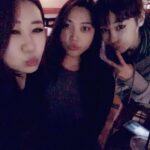 Park Bom Instagram - 안녕하세요~??열분*゜ﾟ･*:.｡..｡.:*･'(*ﾟ▽ﾟ*)'･*:.｡. .｡.:*･゜ﾟ･*제 친구들과 찍은사진 이에요~*^^*세월이 지나도 남는건 사진뿐이라더니 미리미리 많이 찍어둘껄 하는 생각이 들어요..."앞으론" 자주 올릴께요*^___^*...#박봄#bompark