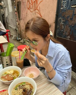 Park Cho-rong Instagram - 먹고 또 먹고 🤭 #남주세끼