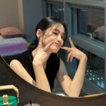 Park Ju-hyun Instagram - MBC연기대상 시상자로 다녀왔습니다! 수상하신분들 축하드립니다! 한 해동안 좋은 작품을 위해 열연해주신 선후배분들, 카메라 뒷편에서 늘 땀 흘리는 스텝분들, 너무 감사하고 존경합니다! 늘 단단하고 건강하고 행복하게 살아가요 우리! 올 한 해, 다들 고생많으셨습니다. 정말로🦋