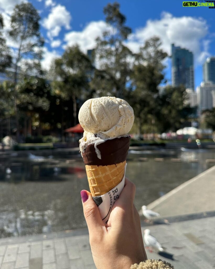 Park Ju-hyun Instagram - I think I'll love Australia 💙