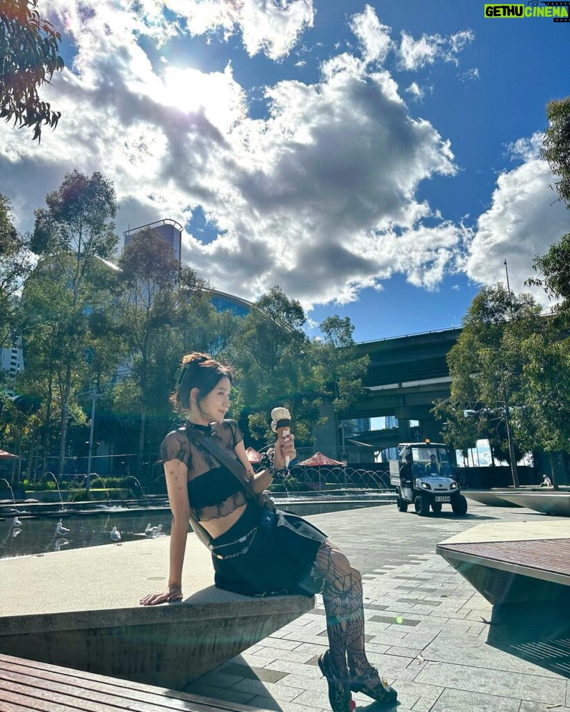 Park Ju-hyun Instagram - I think I'll love Australia 💙