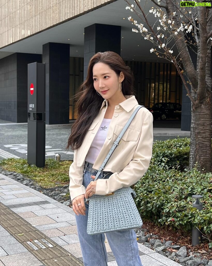 Park Min-young Instagram - Spring🩵#fendi