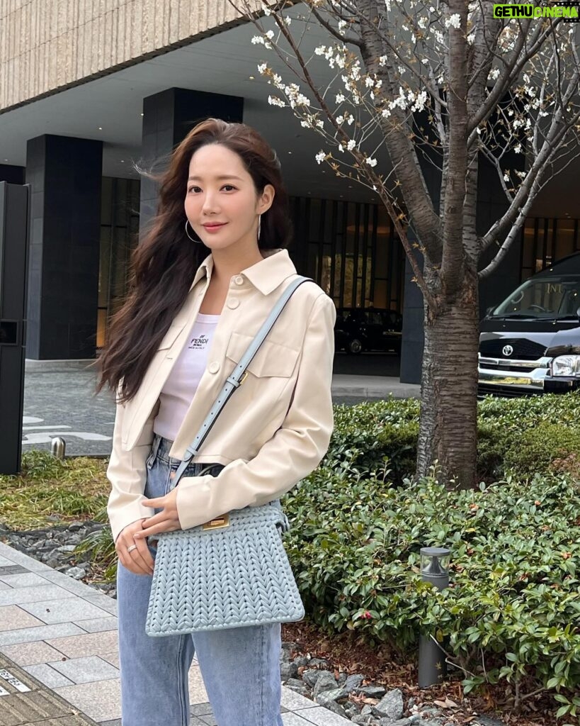 Park Min-young Instagram - Spring🩵#fendi