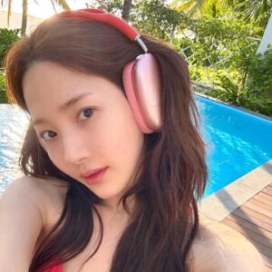 Park Min-young Instagram - 🌺Vietnam