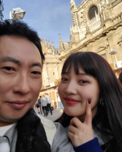 Park Myung-soo Instagram - 짠내투어 조이와함께 스페인에서 민서가넘좋아해서 인증샷 재밌는조이~^^ #레드벨벳 #레드벨벳조이 #짠내투어 #redvelvet