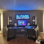 Park Myung-soo Instagram - 본격적인 edm 작곡 디제잉 출발~^^ G park edm factory 완성 곧 페스티벌에서 만나요♡ #edm #composer #spinning #라아컴퍼니