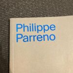 Park So-jin Instagram - Philippe Parreno✨ 천재.이렇게 세계관 넘치는 아티스트들 너무 사랑함. 한국에서의 전시는 맛보기 같다. 전시장 한켠에 있는 그의 책들을 꼭 한장한장 보시면 좋겠다. 배두나 배우님의 소름돋는 ann lee도 차분히 마주하고선 감탄이 절로 터졌고, 나를 그의 우주로 초대한 공간에서는 현대무용 퍼포먼스가 퇴장까지 기깔났다. 설치미술 이런거였나 워후👧🏼💖