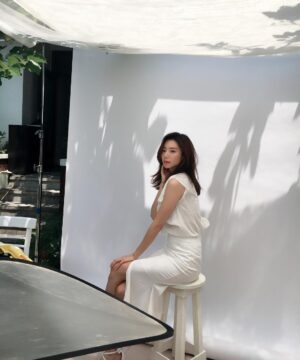 Park Soo-jin Instagram - 햇살 좋닷♡

#연희동#화보#오랜만