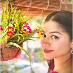 Parsa Evana Instagram - দেখা না হলেই বোধয় ভালো হতো।রোজ দেখা করার কথা ভাবতে হতো না।জীবন চলত জীবনের মতো করে স্বরল রেখায় ।একটু তিতা একটু মিঠা…….