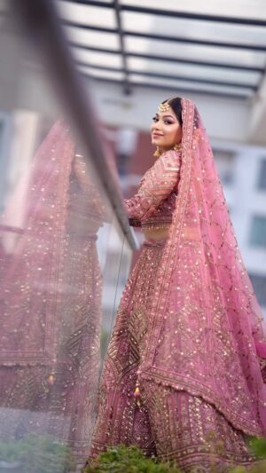 Parsa Evana Instagram - Every bride is star of the show .. 
Makeover @siera.salon 
Wearing @anzara.official
