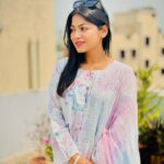 Parsa Evana Instagram - Behind every sweet smile there is a bitter sadness that no one can ever see and feel.. Eid Mubarak 🤍